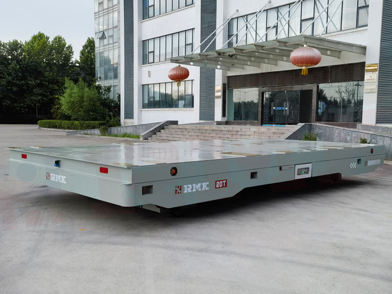 O'z-o'zini ekskursiya qilingan elektr uzatish trolleyasi